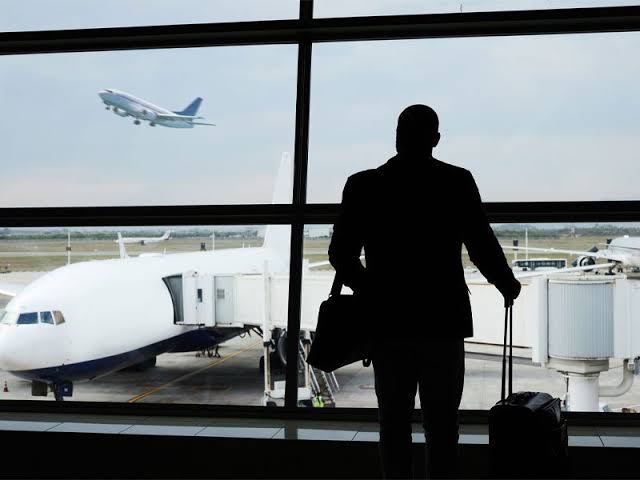 NYC to EWR Airport Transfer Luxury Sedan